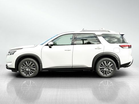 New 2025 Nissan Pathfinder SL w/ SL Premium Package image 4