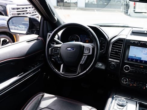 Used 2020 Ford Expedition Limited w/ Equipment Group 303A AWD/4WD image 9