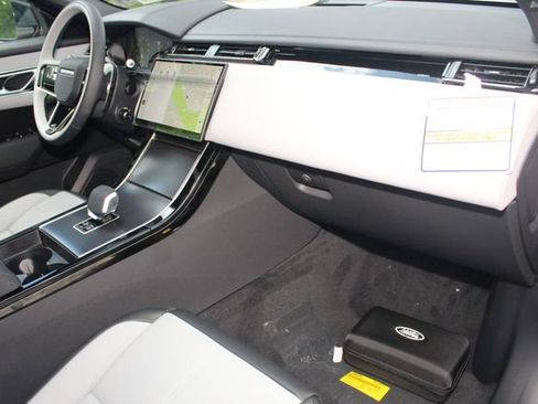 New 2026 Land Rover Range Rover Velar Dynamic SE image 24