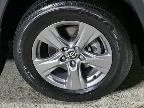Used 2023 Toyota RAV4 XLE AWD/4WD image 15