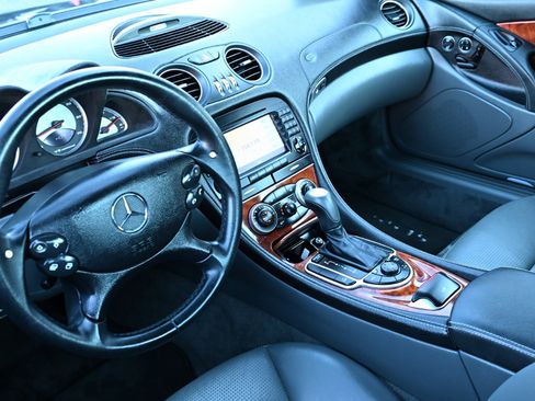 Used 2005 Mercedes-Benz SL 55 AMG image 24