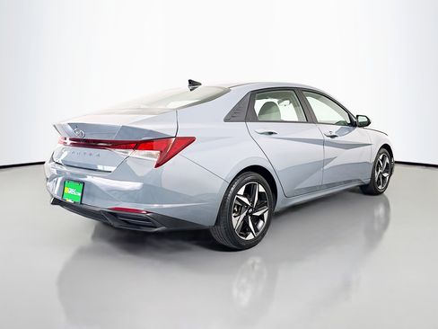 Used 2023 Hyundai Elantra SEL w/ Convenience Package FWD image 10