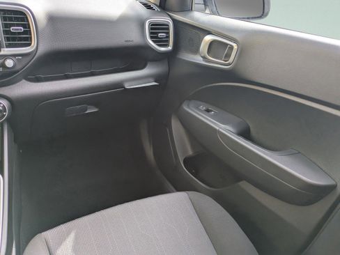 New 2026 Hyundai Venue SE image 19