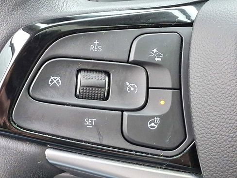 Used 2023 Buick Enclave Premium w/ Experience Buick Package image 24