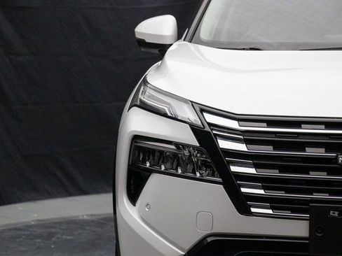 Used 2024 Nissan Rogue Platinum w/ Platinum Premium Package image 5