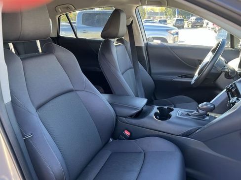 Used 2024 Toyota Venza LE image 29