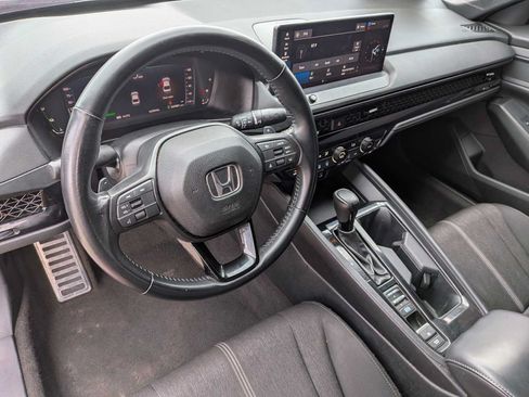 Used 2023 Honda Accord Sport image 2