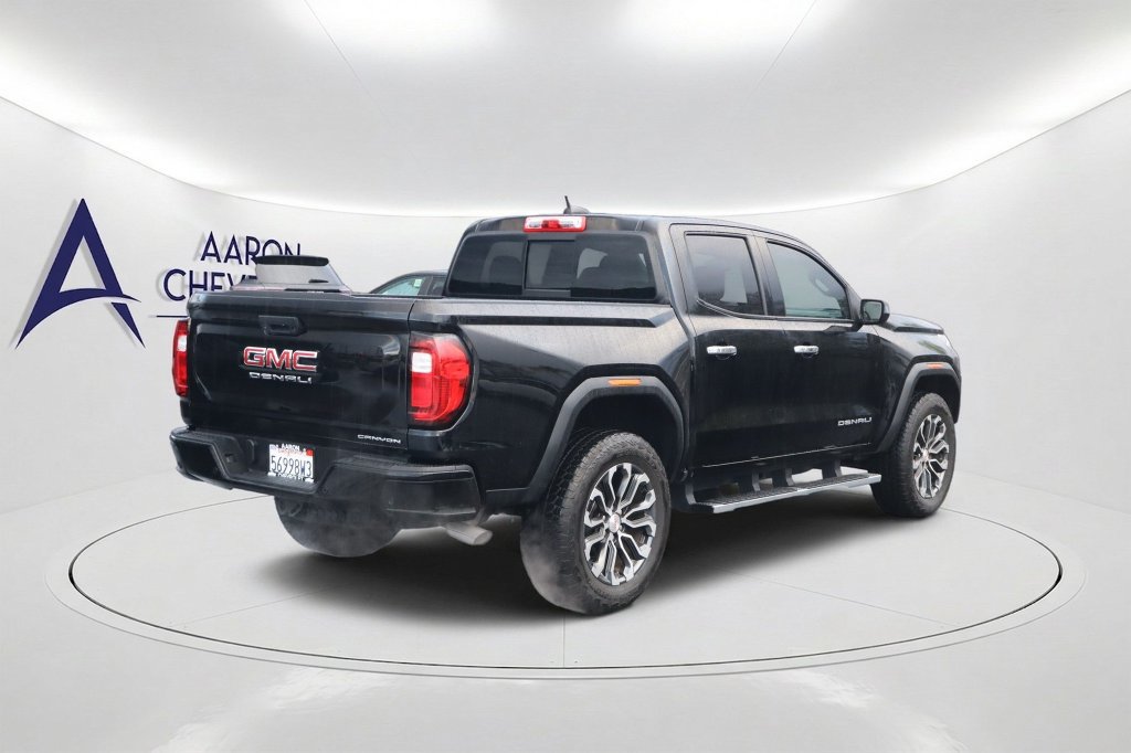 Used 2023 GMC Canyon Denali w/ Denali Black Edition AWD/4WD image 4