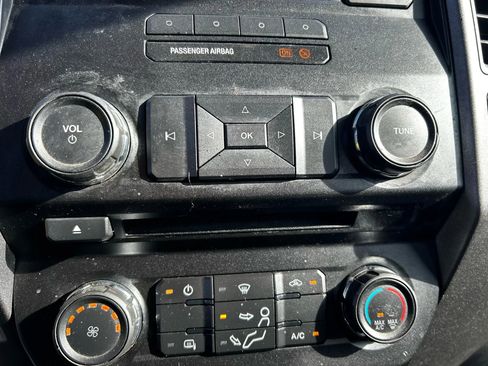 Used 2018 Ford F250 XL w/ Power Equipment Group image 20