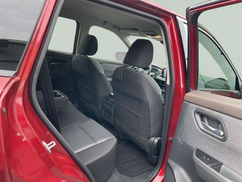 Used 2021 Nissan Rogue SV AWD/4WD image 18