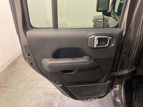 Used 2018 Jeep Wrangler Unlimited Sahara AWD/4WD image 25