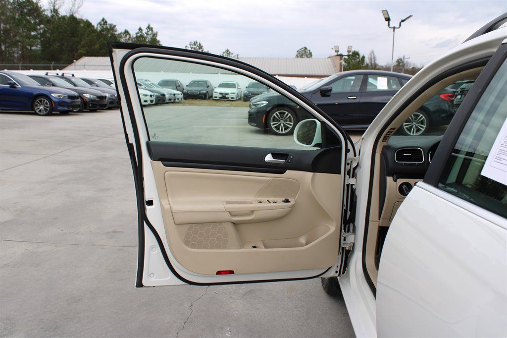 Used 2013 Volkswagen Jetta TDI FWD image 25