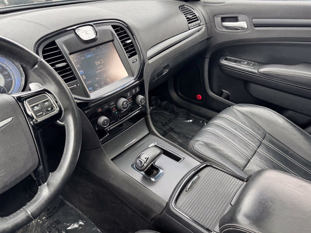 Used 2014 Chrysler 300 S RWD image 16