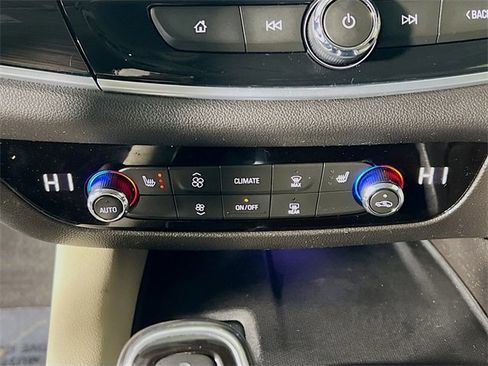 Used 2021 Buick Enclave Essence w/ Sound and Sites Package image 22