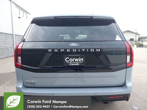 New 2026 Ford Expedition Active image 4