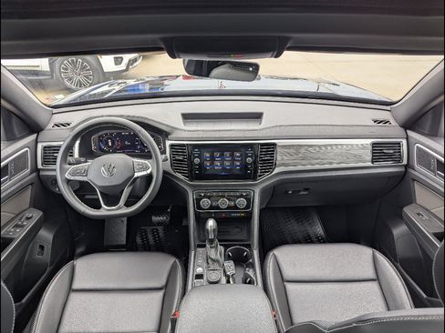 Used 2023 Volkswagen Atlas Cross Sport SE image 25