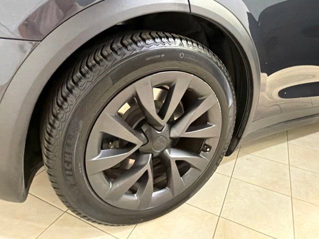 Used 2024 Tesla Model X AWD/4WD image 32