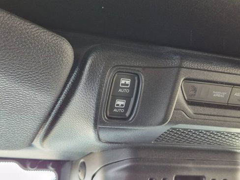 Used 2024 Jeep Wrangler Unlimited Sahara AWD/4WD image 18