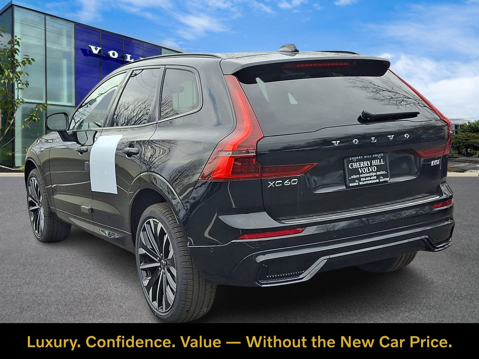 Certified 2026 Volvo XC60 B5 Ultra w/ Protection Package Premier AWD/4WD image 3