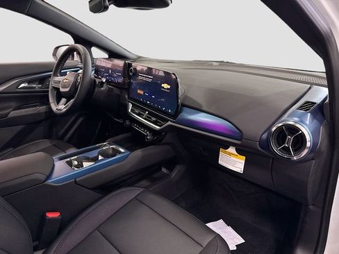 New 2026 Chevrolet Equinox EV LT image 29