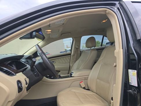 Used 2017 Ford Taurus Limited AWD/4WD image 12