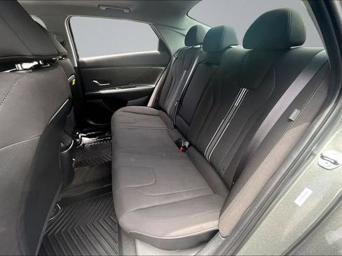 Used 2025 Hyundai Elantra SEL FWD image 21