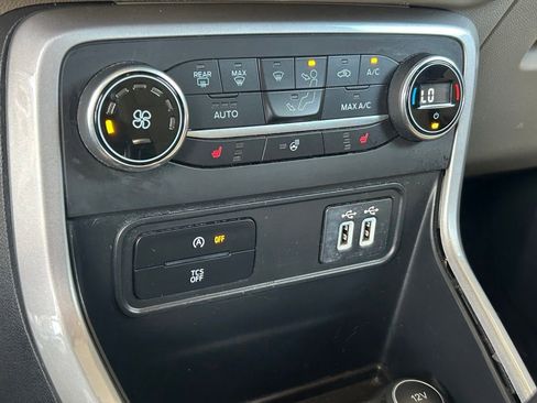 Used 2021 Ford EcoSport Titanium image 36