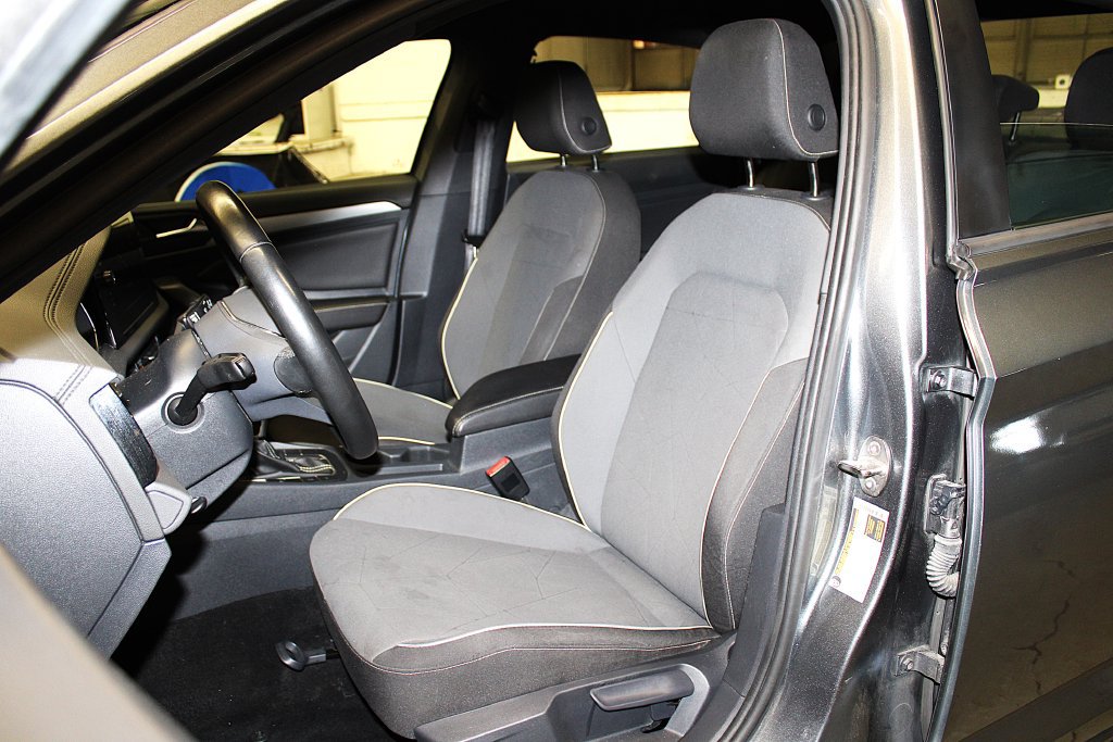 Used 2025 Volkswagen Jetta Sport FWD image 23