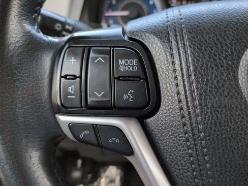 Used 2019 Toyota Sienna XLE FWD image 25