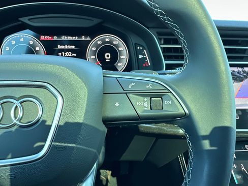 Used 2025 Audi Q7 3.0T Premium Plus image 31