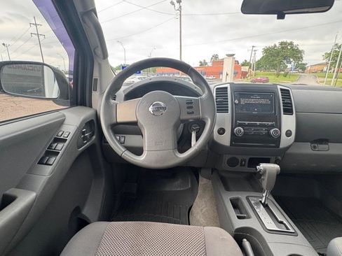 Used 2012 Nissan Frontier SV RWD image 15