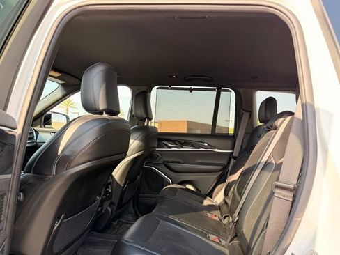Certified 2023 Jeep Grand Cherokee Trailhawk w/ Luxury Tech Group III AWD/4WD image 23
