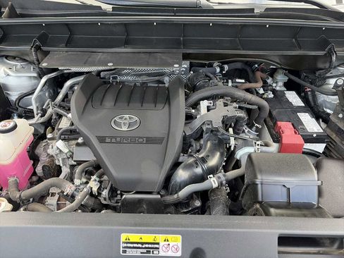 Used 2023 Toyota Highlander L FWD image 17