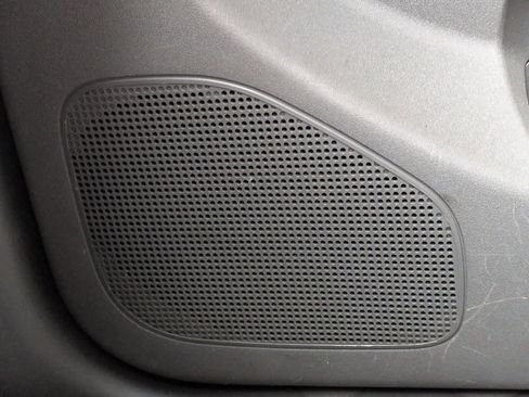 Used 2018 Nissan Frontier SV image 31