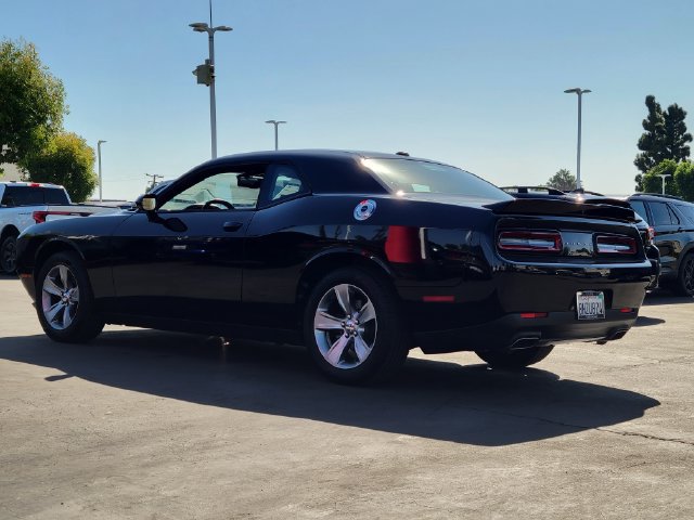 Used 2019 Dodge Challenger SXT RWD image 2