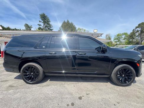 Used 2022 Cadillac Escalade ESV Sport w/ Touring Package image 4