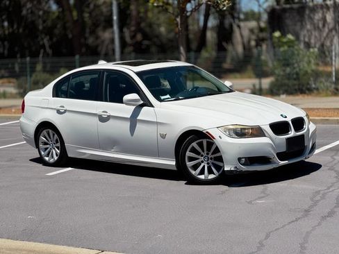 Used 2009 BMW 328i Sedan RWD image 2