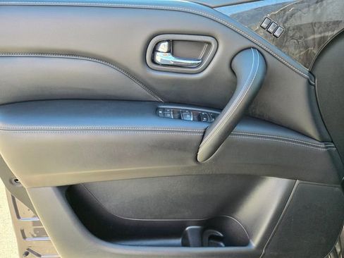 Used 2023 INFINITI QX80 Luxe w/ All-Season Package image 25