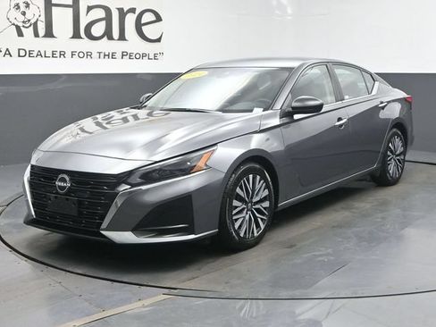 Used 2024 Nissan Altima 2.5 SV FWD image 48