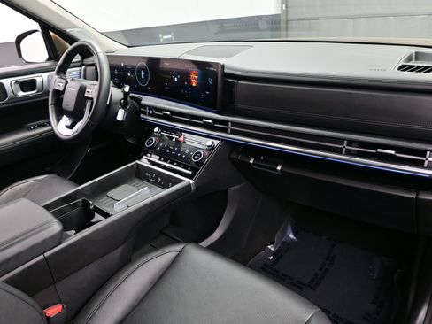 Used 2025 Hyundai Santa Fe Limited image 17