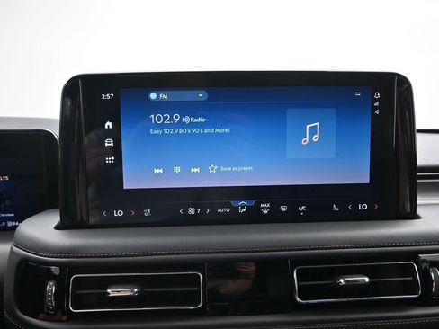 New 2026 Lincoln Aviator 2WD w/ Jet Appearance Package image 15