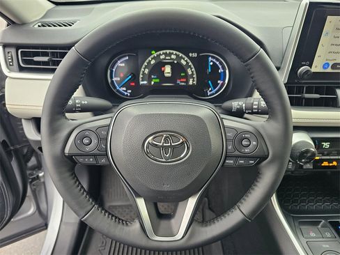 Used 2025 Toyota RAV4 XLE w/ Convenience Package image 29