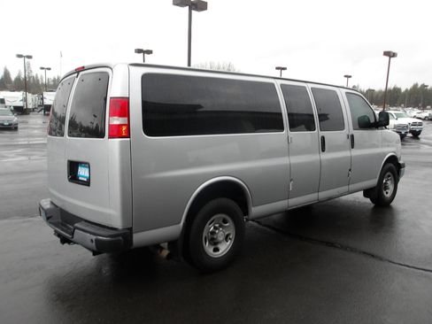 Used 2018 Chevrolet Express 3500 LT w/ LT Preferred Equipment Group image 5