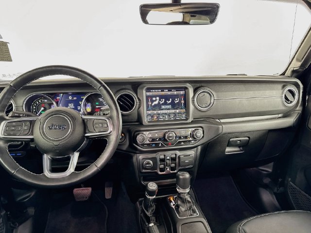 Used 2022 Jeep Wrangler Unlimited Sahara w/ Cold Weather Group AWD/4WD image 29