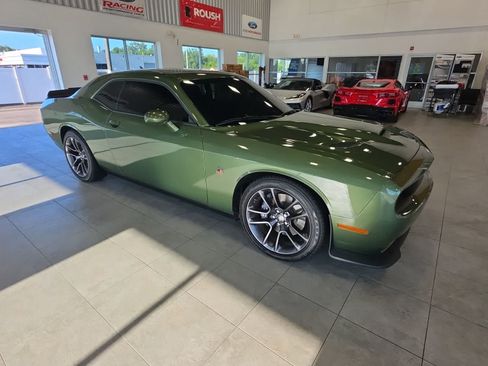 Used 2021 Dodge Challenger R/T Scat Pack RWD image 6