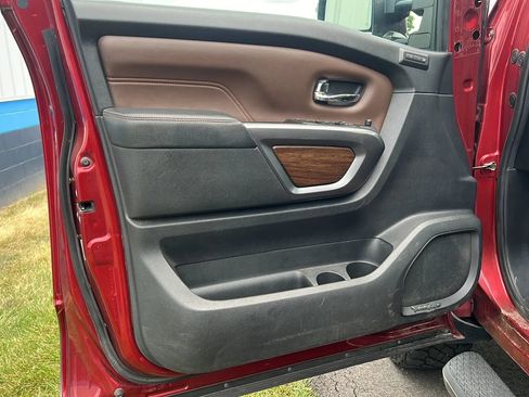 Used 2016 Nissan Titan Platinum Reserve AWD/4WD image 11