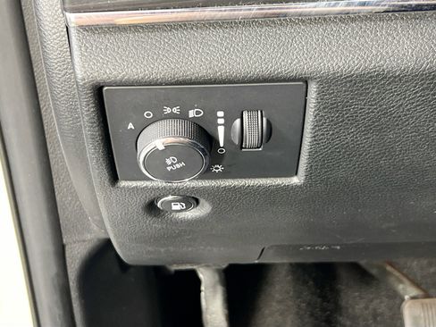 Used 2022 Jeep Grand Cherokee Limited image 10