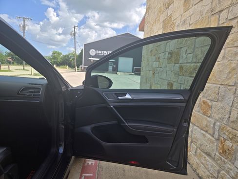 Used 2020 Volkswagen GTI SE FWD image 8