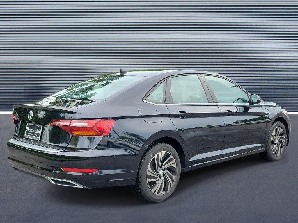 Used 2019 Volkswagen Jetta SEL Premium FWD image 3