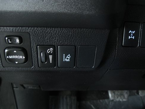 Used 2017 Toyota RAV4 LE image 16